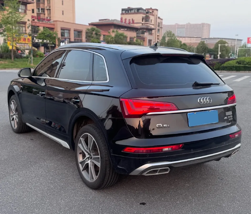 2022 Audi Q5L 2.0T 252HP L4 7DCT,autocango,china used car exporter,china ev exporter,chinese used car exporter,chinese used ev exporter