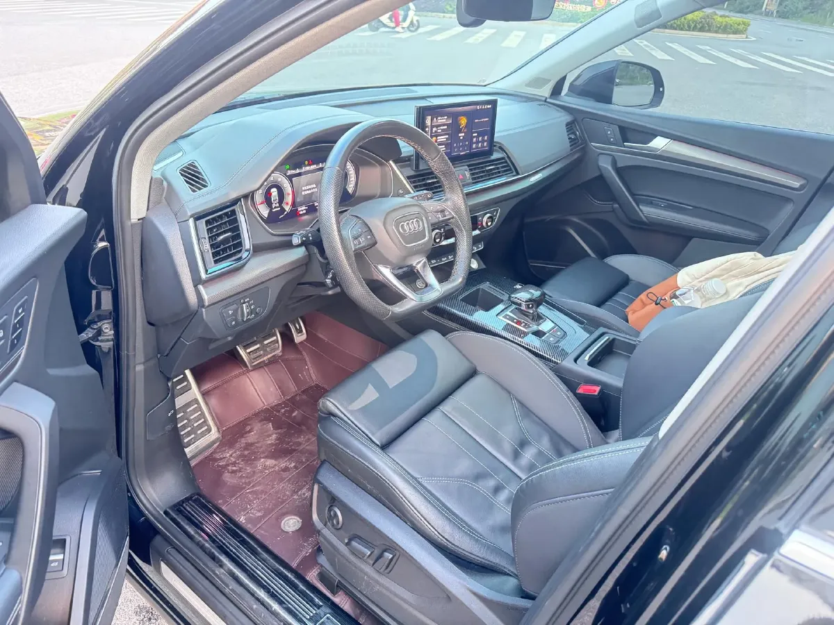 2022 Audi Q5L 2.0T 252HP L4 7DCT,autocango,china used car exporter,china ev exporter,chinese used car exporter,chinese used ev exporter