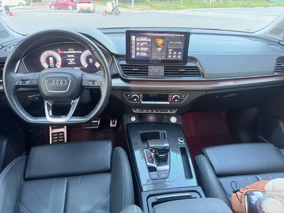 2022 Audi Q5L 2.0T 252HP L4 7DCT,autocango,china used car exporter,china ev exporter,chinese used car exporter,chinese used ev exporter