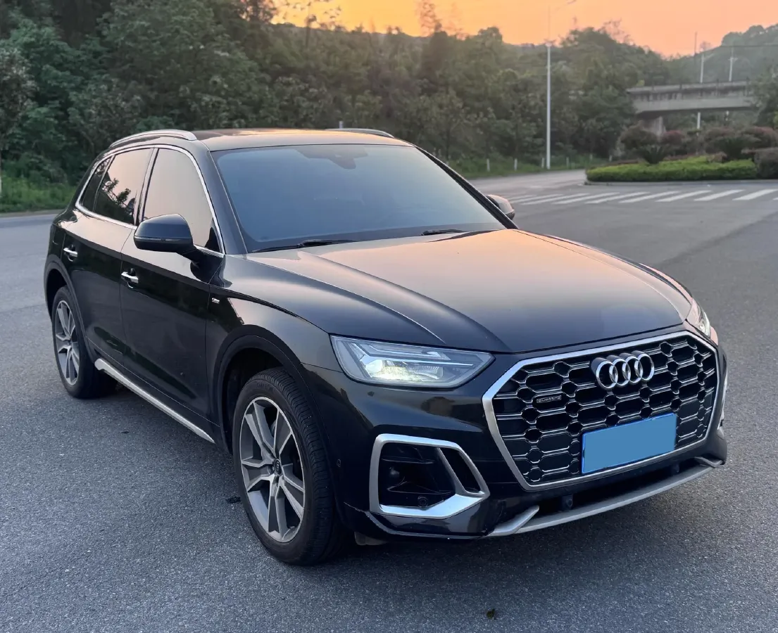 2022 Audi Q5L 2.0T 252HP L4 7DCT,autocango,china used car exporter,china ev exporter,chinese used car exporter,chinese used ev exporter