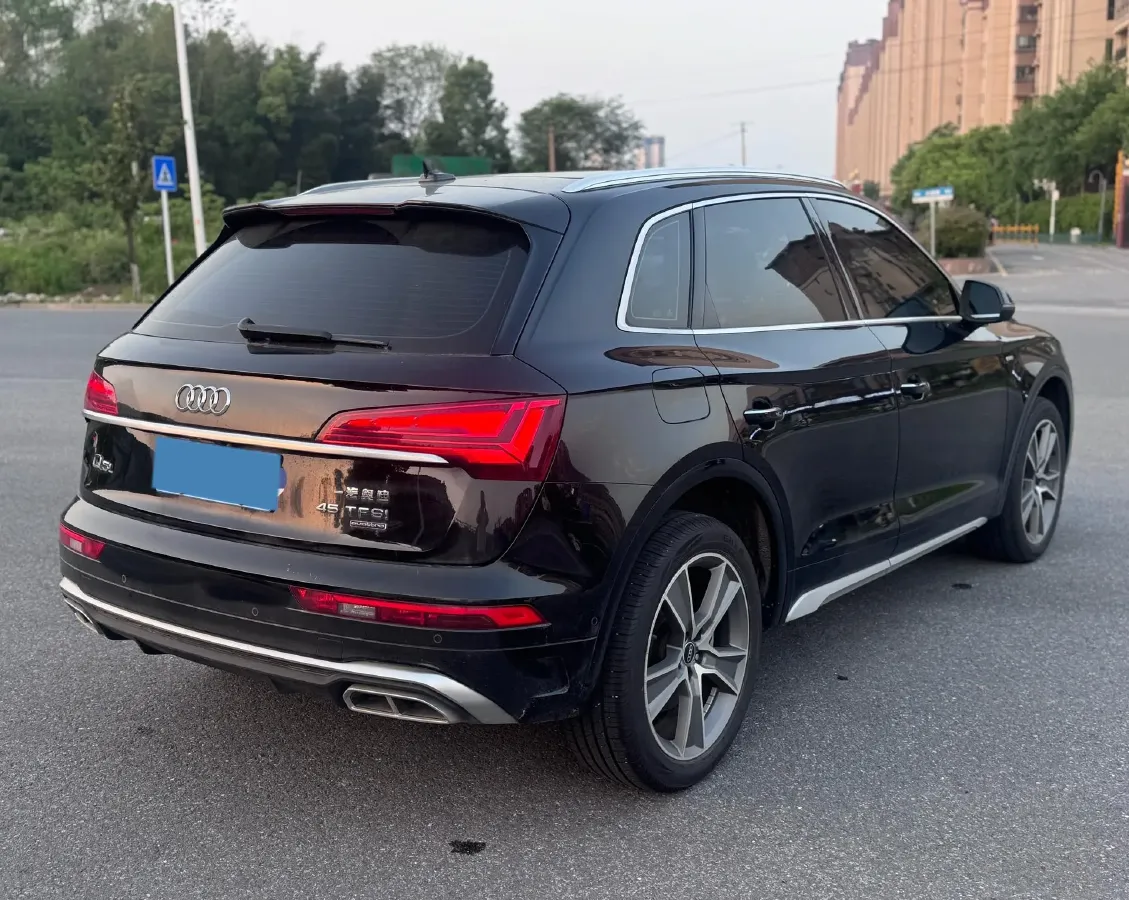 2022 Audi Q5L 2.0T 252HP L4 7DCT,autocango,china used car exporter,china ev exporter,chinese used car exporter,chinese used ev exporter