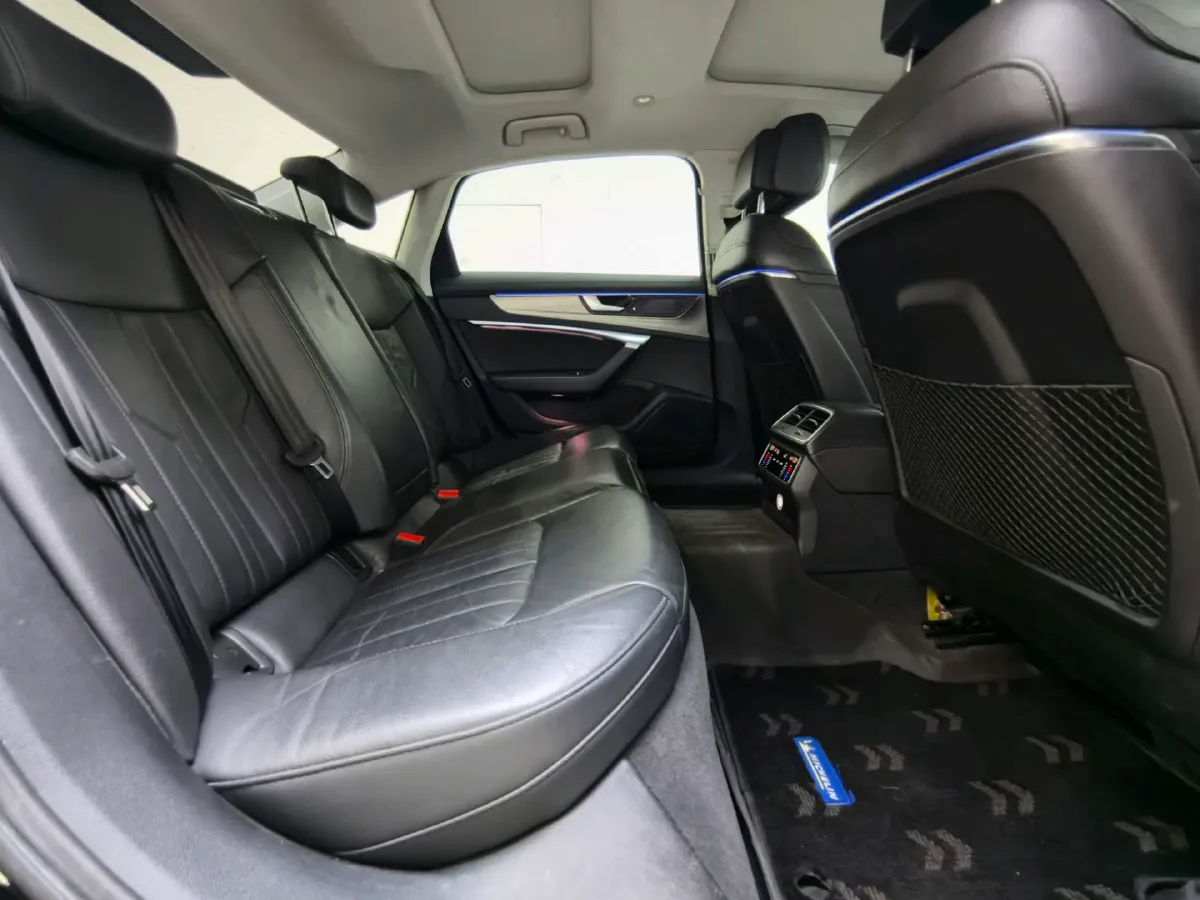 2020 Audi A6L 2.0T 224HP L4 7DCT,autocango,china used car exporter,china ev exporter,chinese used car exporter,chinese used ev exporter