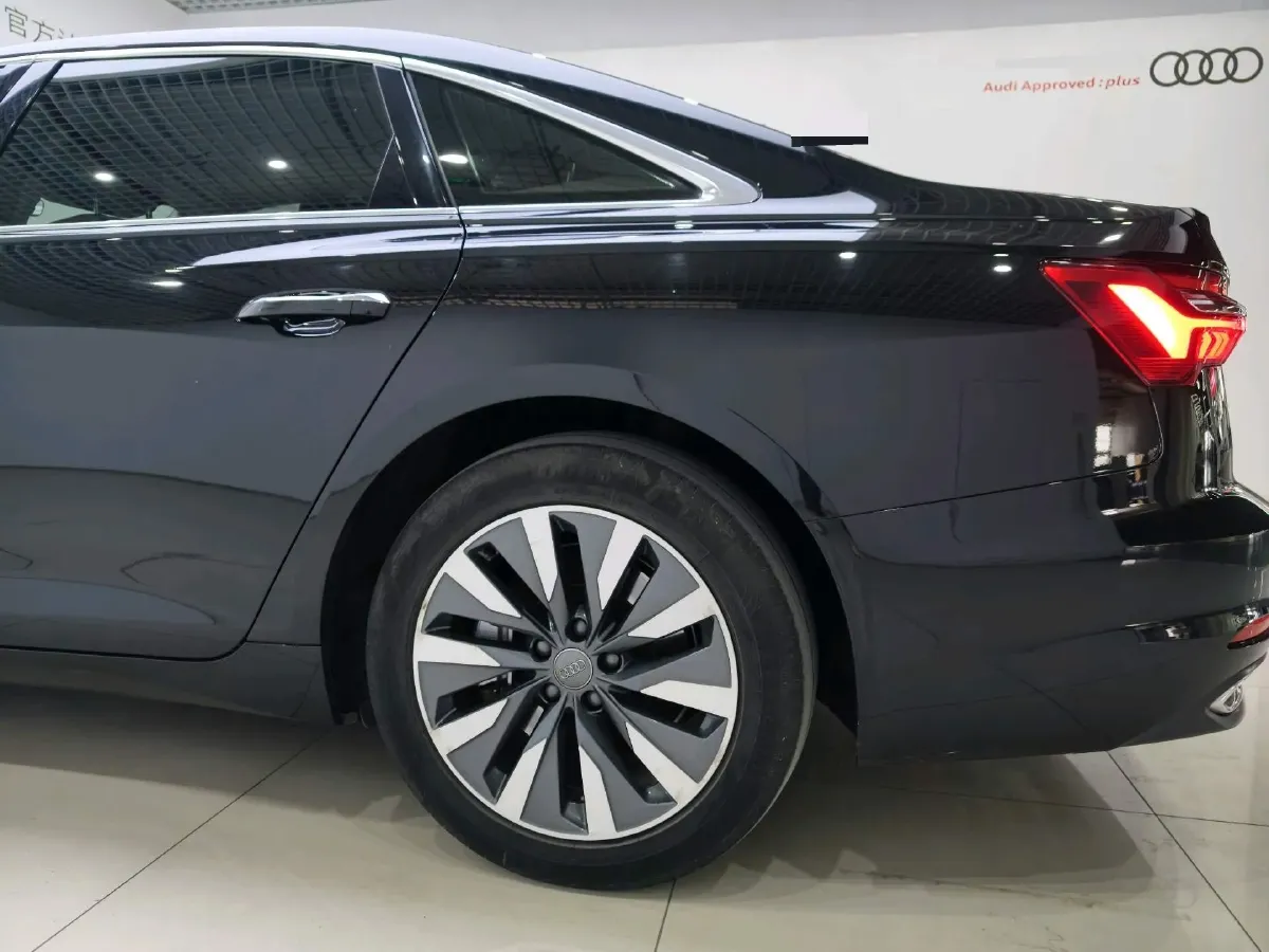 2020 Audi A6L 2.0T 224HP L4 7DCT,autocango,china used car exporter,china ev exporter,chinese used car exporter,chinese used ev exporter