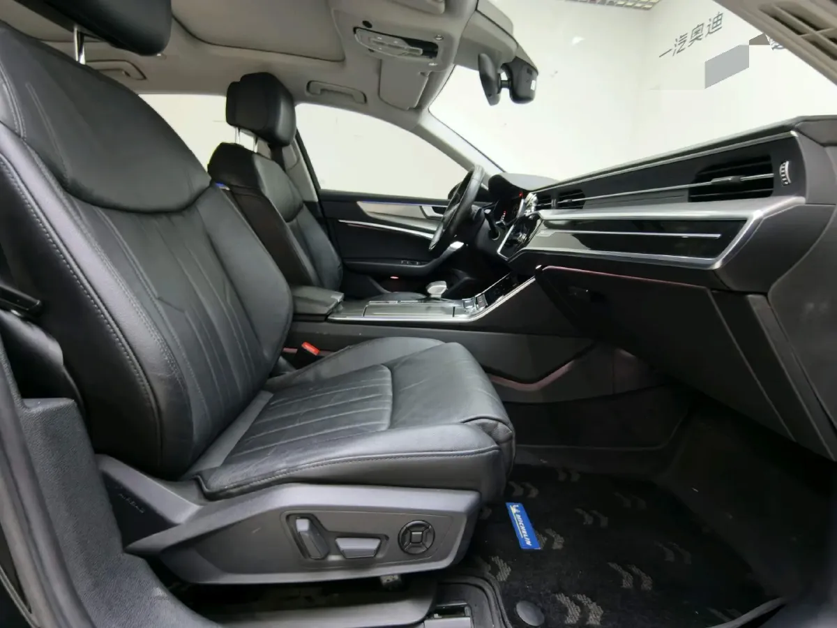 2020 Audi A6L 2.0T 224HP L4 7DCT,autocango,china used car exporter,china ev exporter,chinese used car exporter,chinese used ev exporter