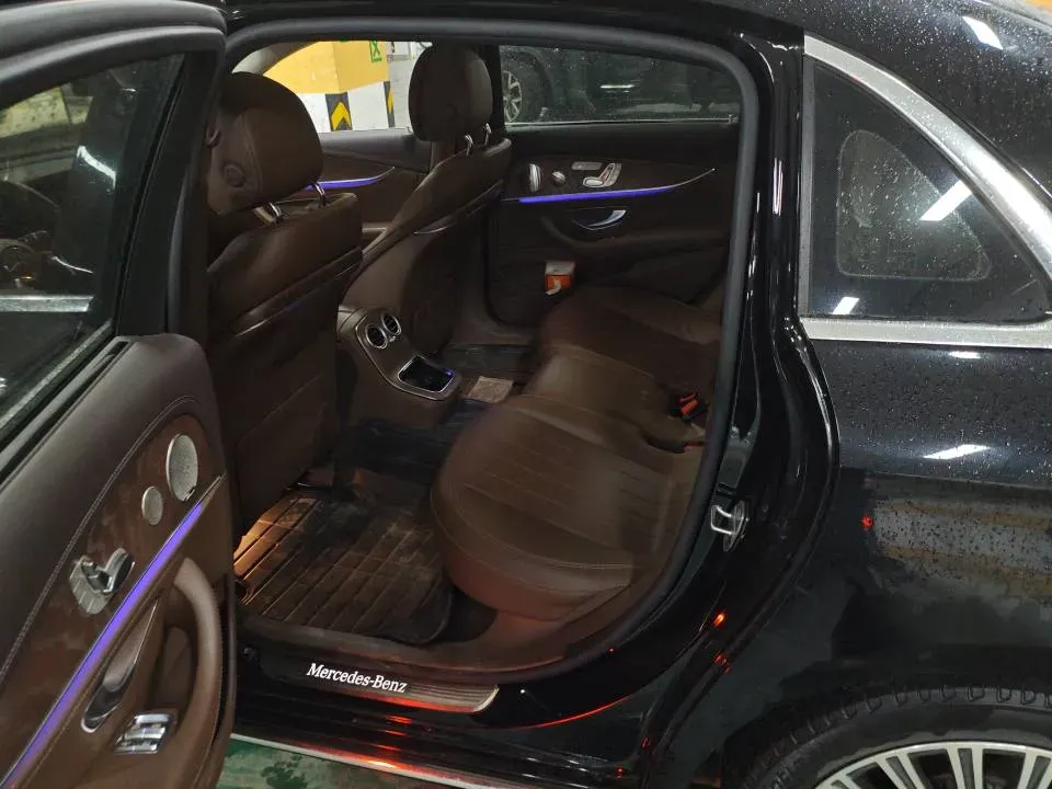 2021 Mercedes-Benz E Class 2.0T 258HP L4 9AT,autocango,china used car exporter,china ev exporter,chinese used car exporter,chinese used ev exporter