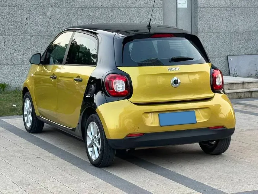 2016 Smart smart forfour 1.0L 71HP L3 6DCT,autocango,china used car exporter,china ev exporter,chinese used car exporter,chinese used ev exporter