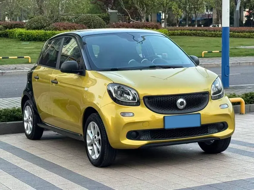 2016 Smart smart forfour 1.0L 71HP L3 6DCT,autocango,china used car exporter,china ev exporter,chinese used car exporter,chinese used ev exporter