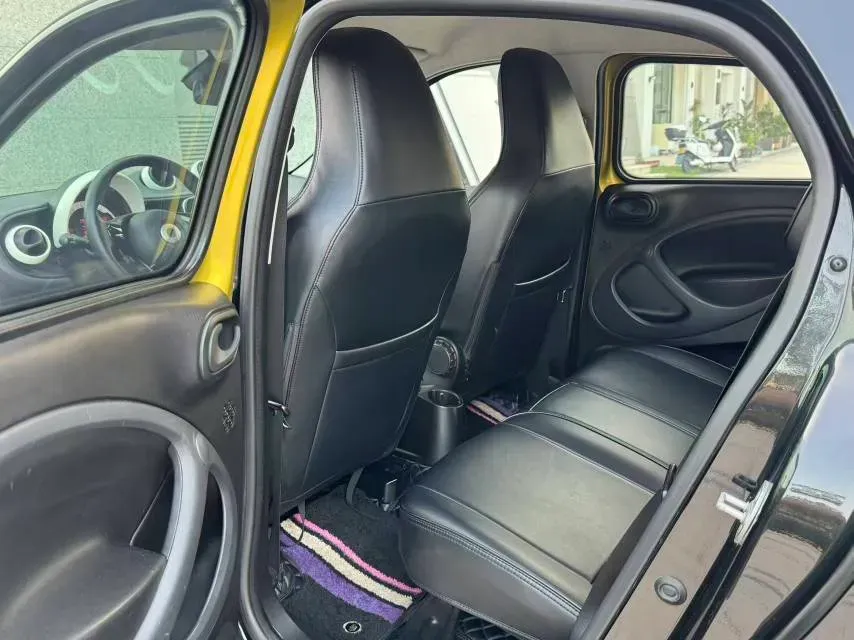 2016 Smart smart forfour 1.0L 71HP L3 6DCT,autocango,china used car exporter,china ev exporter,chinese used car exporter,chinese used ev exporter