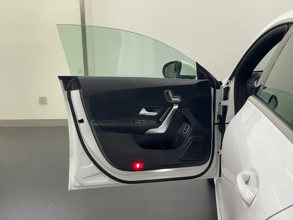 2022 Mercedes-Benz CLA Class 1.3T 163HP L4 7DCT,autocango,china used car exporter,china ev exporter,chinese used car exporter,chinese used ev exporter