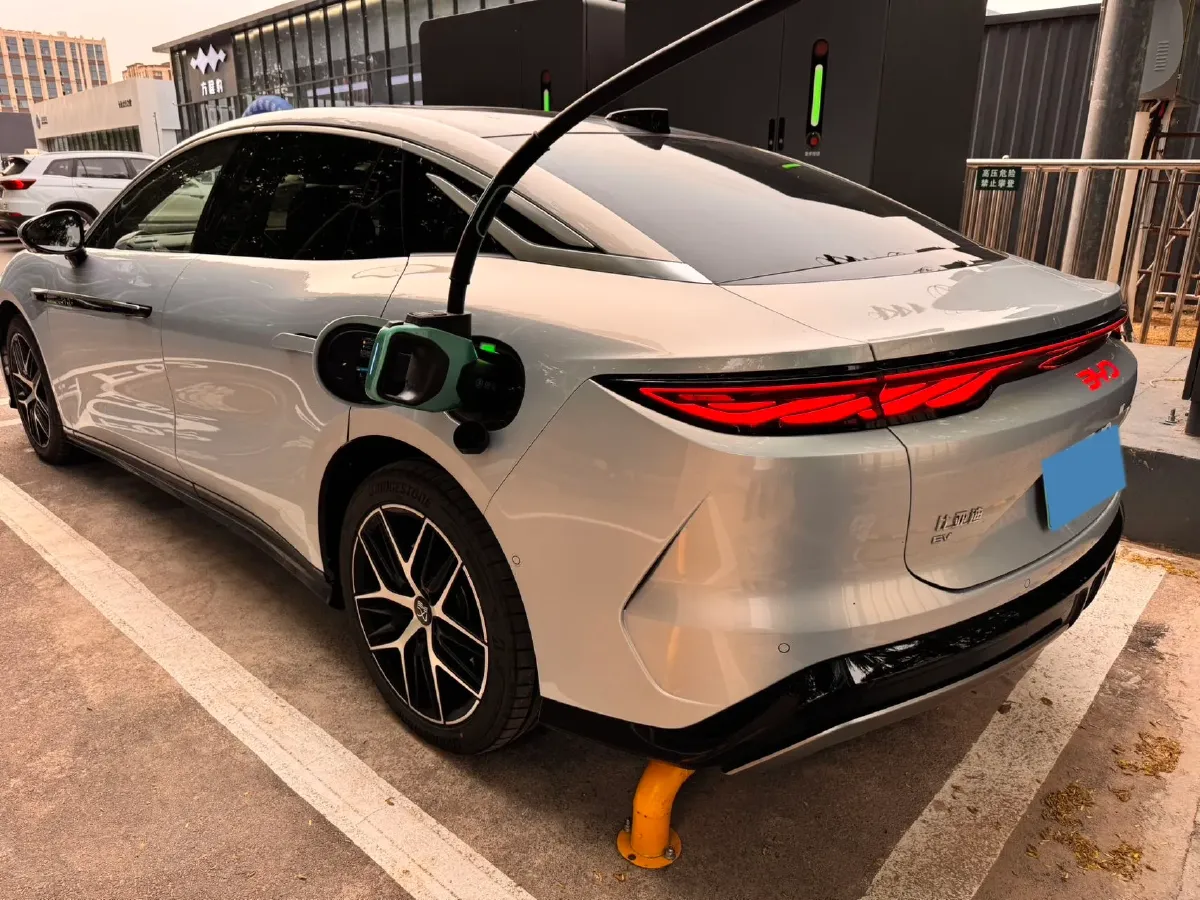 2025 BYD HanL BEV,autocango,china used car exporter,china ev exporter,chinese used car exporter,chinese used ev exporter