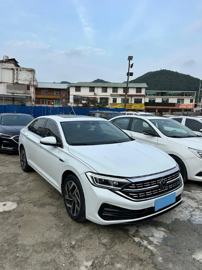 2023 Volkswagen Sagitar 1.5T 160HP L4 7DCT,autocango,china used car exporter,china ev exporter,chinese used car exporter,chinese used ev exporter