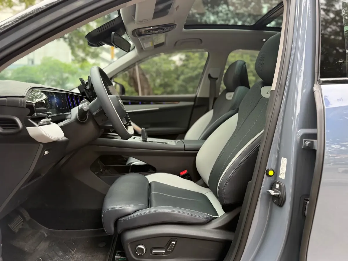 2024 Geely StarRay 1.5T 181HP L4 7DCT,autocango,china used car exporter,china ev exporter,chinese used car exporter,chinese used ev exporter