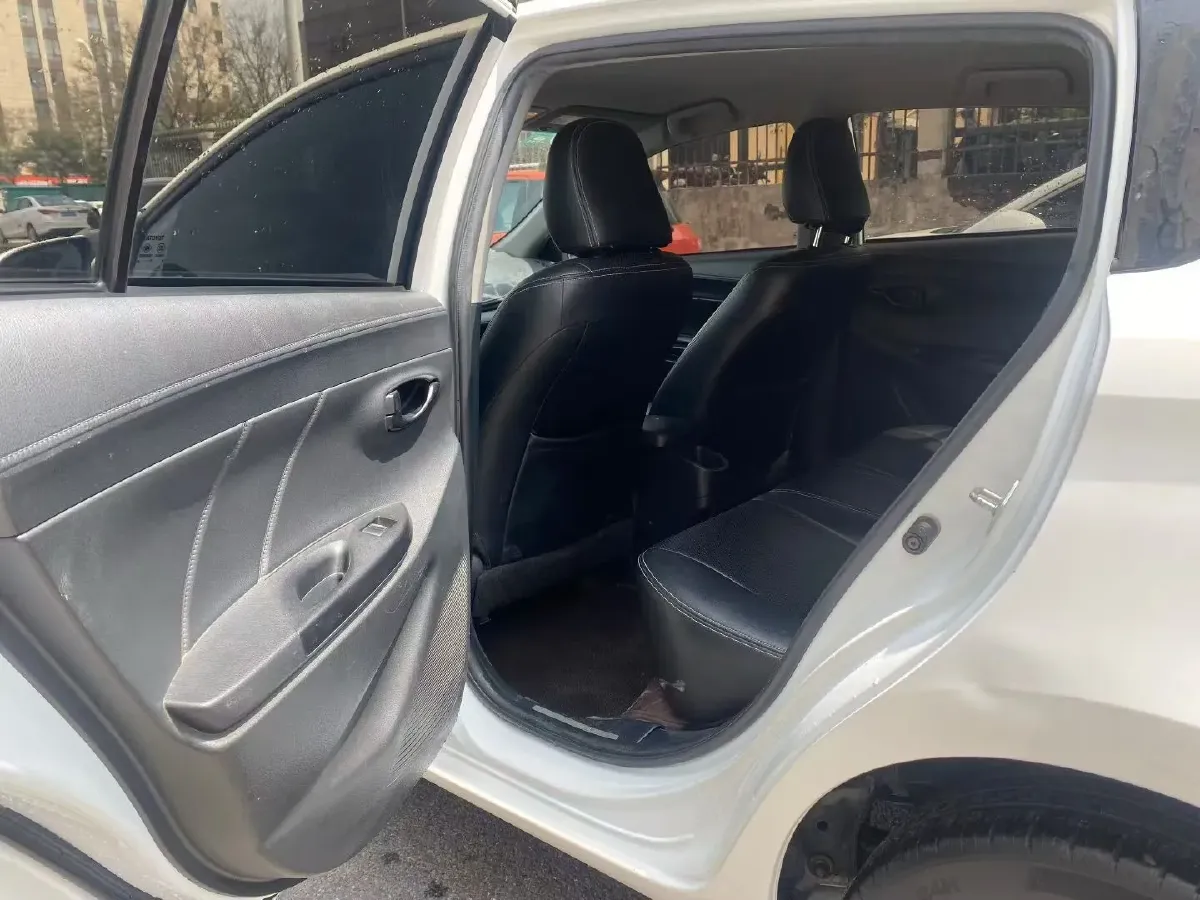 2017 Toyota Yaris L 1.5L 107HP L4 CVT,autocango,china used car exporter,china ev exporter,chinese used car exporter,chinese used ev exporter