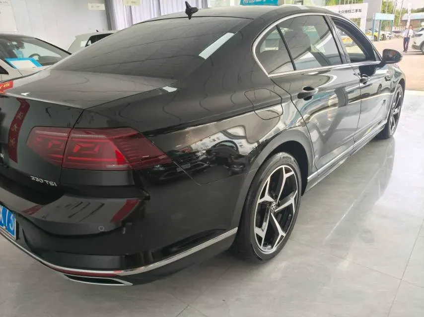 2025 Volkswagen Magotan 2.0T 186HP L4 7DCT,autocango,china used car exporter,china ev exporter,chinese used car exporter,chinese used ev exporter