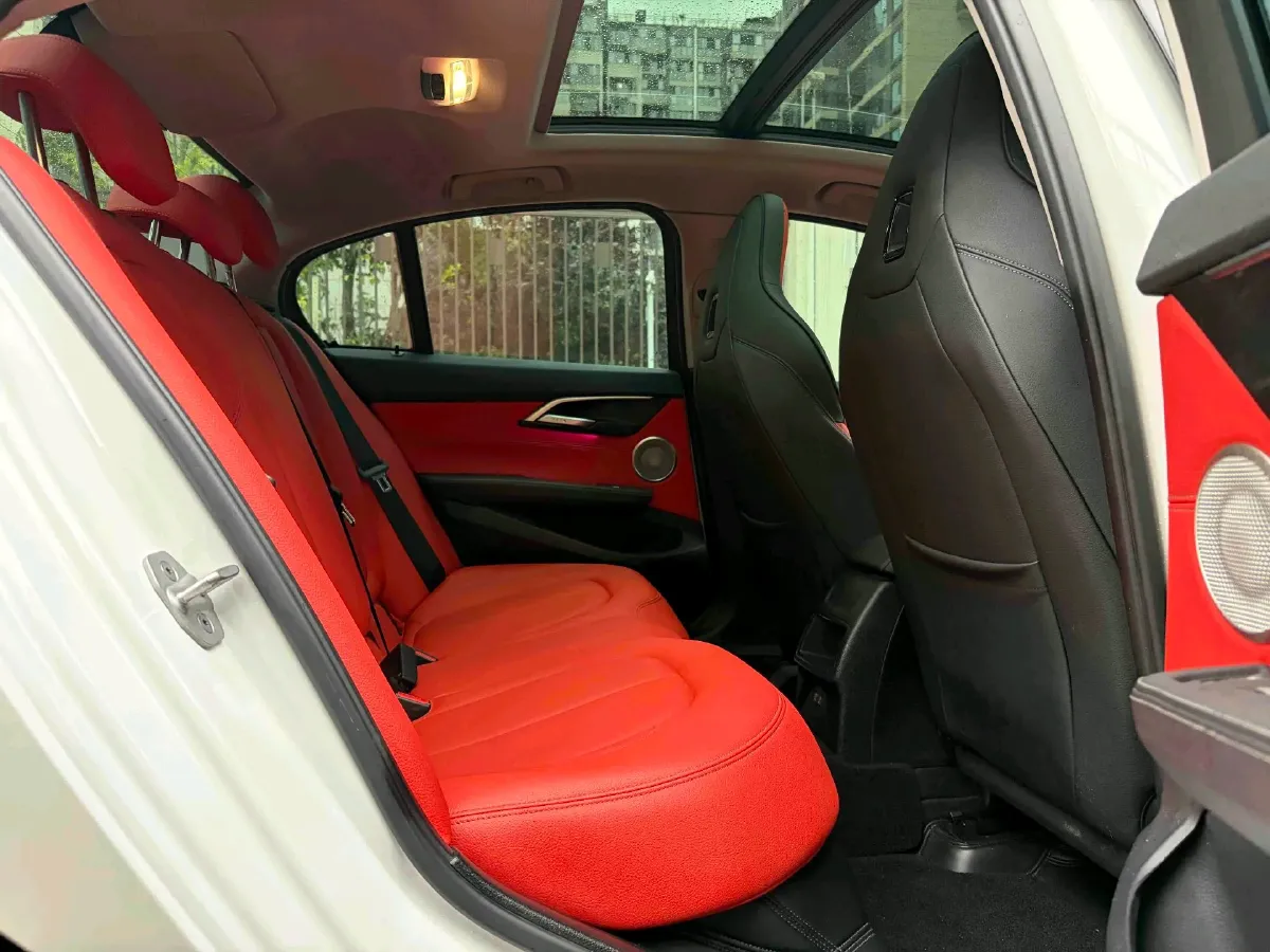 2023 BMW 1 Series 2.0T 178HP L4 7DCT,autocango,china used car exporter,china ev exporter,chinese used car exporter,chinese used ev exporter