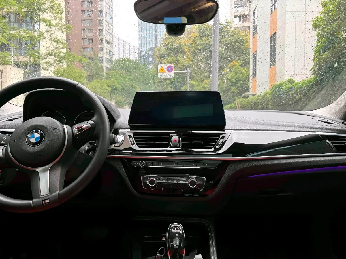 2023 BMW 1 Series 2.0T 178HP L4 7DCT,autocango,china used car exporter,china ev exporter,chinese used car exporter,chinese used ev exporter