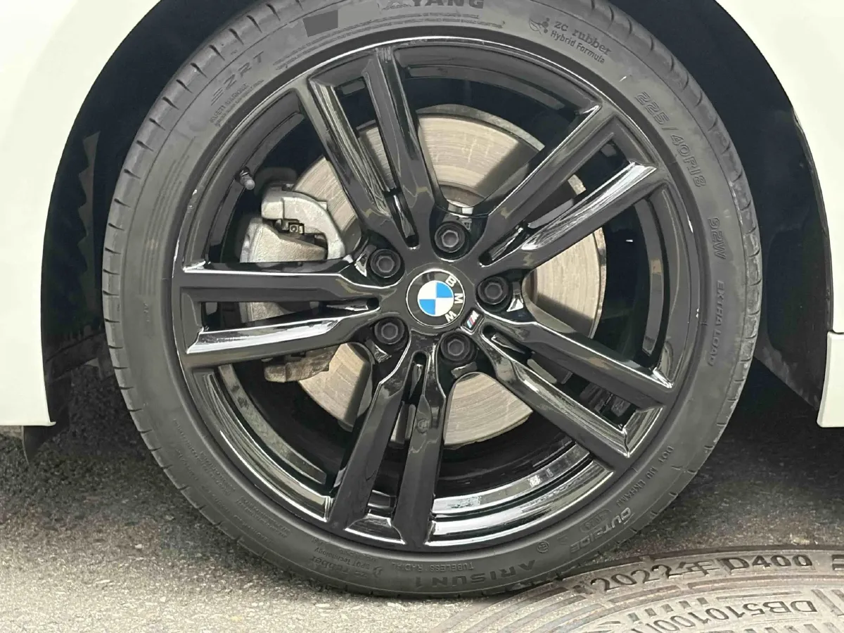 2023 BMW 1 Series 2.0T 178HP L4 7DCT,autocango,china used car exporter,china ev exporter,chinese used car exporter,chinese used ev exporter