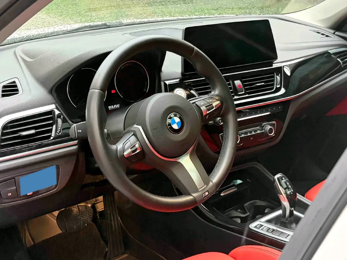 2023 BMW 1 Series 2.0T 178HP L4 7DCT,autocango,china used car exporter,china ev exporter,chinese used car exporter,chinese used ev exporter