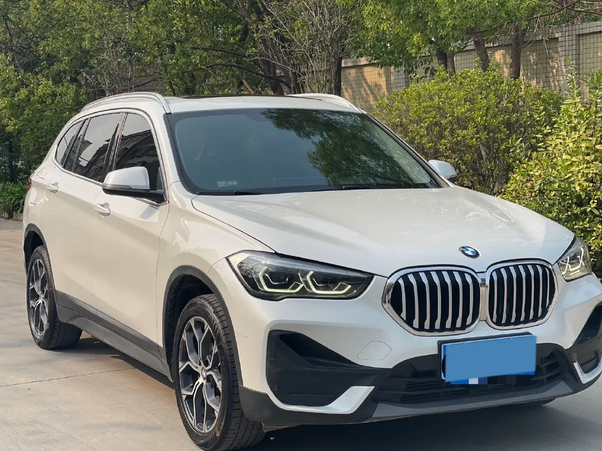 2022 BMW X1 2.0T 192HP L4 7DCT,autocango,china used car exporter,china ev exporter,chinese used car exporter,chinese used ev exporter