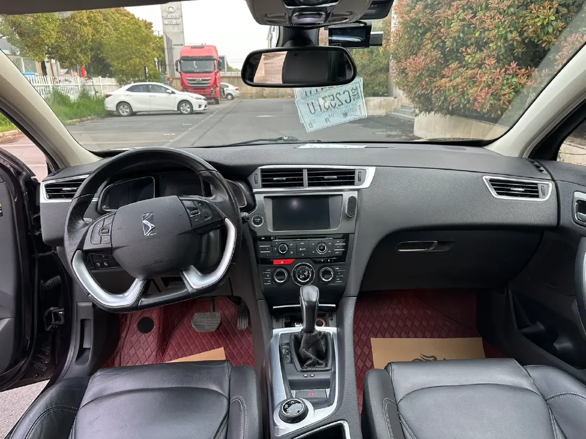 2017 DS 6 1.6T 167HP L4 6AT,autocango,china used car exporter,china ev exporter,chinese used car exporter,chinese used ev exporter