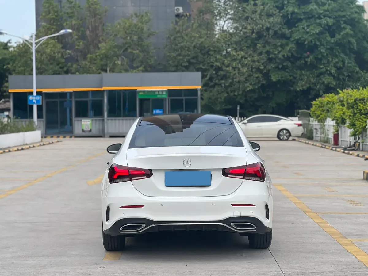 2020 Mercedes-Benz A Class 1.3T 163HP L4 7DCT,autocango,china used car exporter,china ev exporter,chinese used car exporter,chinese used ev exporter