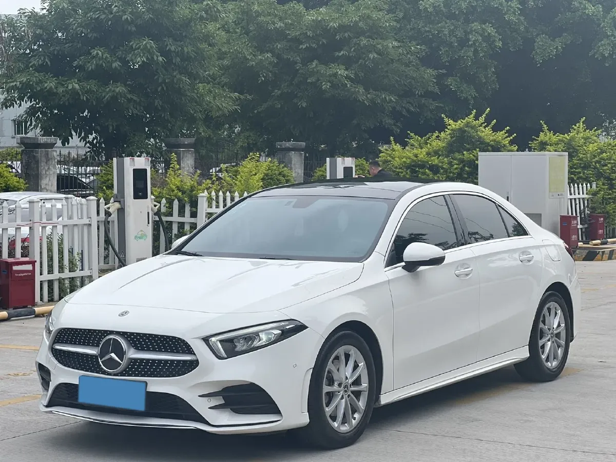 2020 Mercedes-Benz A Class 1.3T 163HP L4 7DCT,autocango,china used car exporter,china ev exporter,chinese used car exporter,chinese used ev exporter