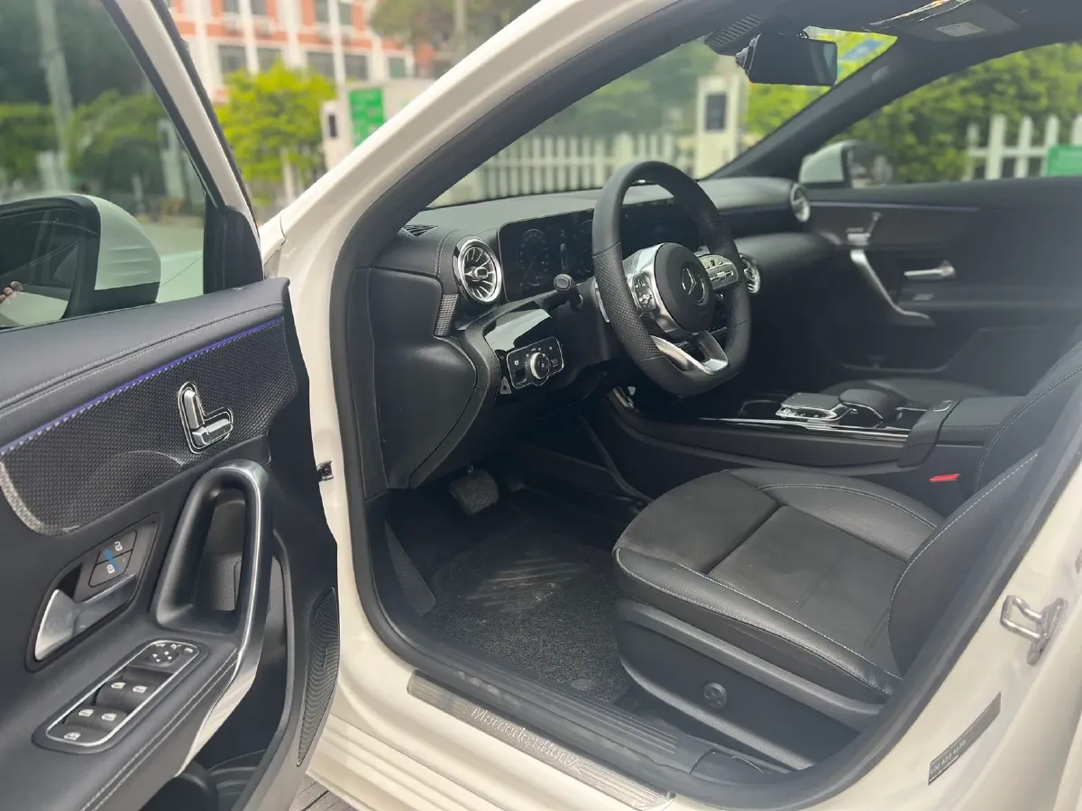 2020 Mercedes-Benz A Class 1.3T 163HP L4 7DCT,autocango,china used car exporter,china ev exporter,chinese used car exporter,chinese used ev exporter