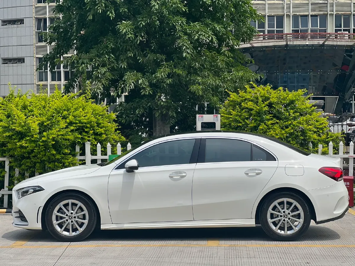 2020 Mercedes-Benz A Class 1.3T 163HP L4 7DCT,autocango,china used car exporter,china ev exporter,chinese used car exporter,chinese used ev exporter