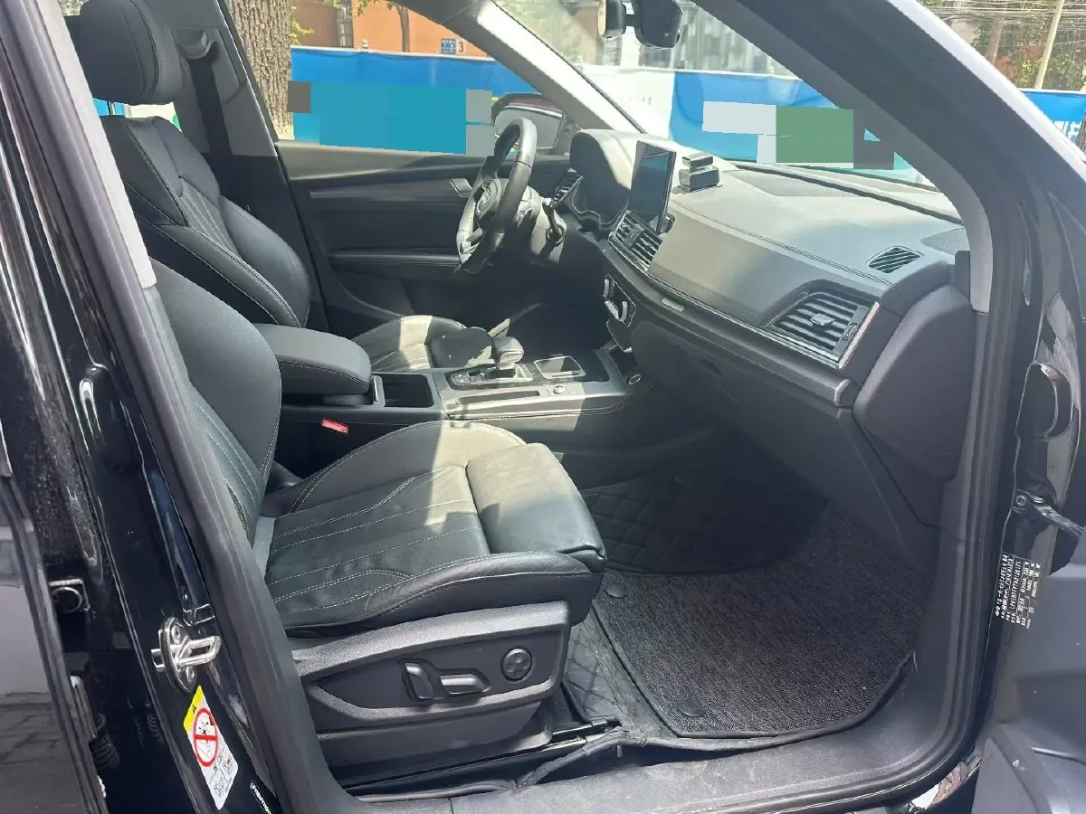 2022 Audi Q5L 2.0T 190HP L4 7DCT,autocango,china used car exporter,china ev exporter,chinese used car exporter,chinese used ev exporter