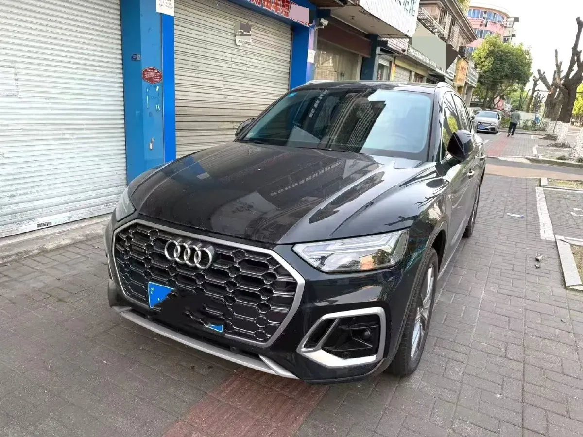 2022 Audi Q5L 2.0T 190HP L4 7DCT,autocango,china used car exporter,china ev exporter,chinese used car exporter,chinese used ev exporter