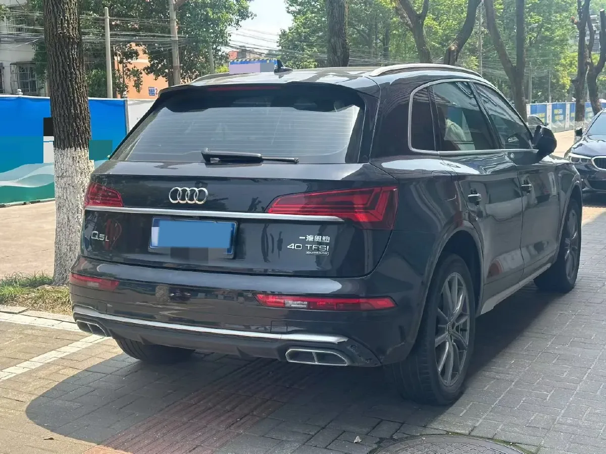 2022 Audi Q5L 2.0T 190HP L4 7DCT,autocango,china used car exporter,china ev exporter,chinese used car exporter,chinese used ev exporter
