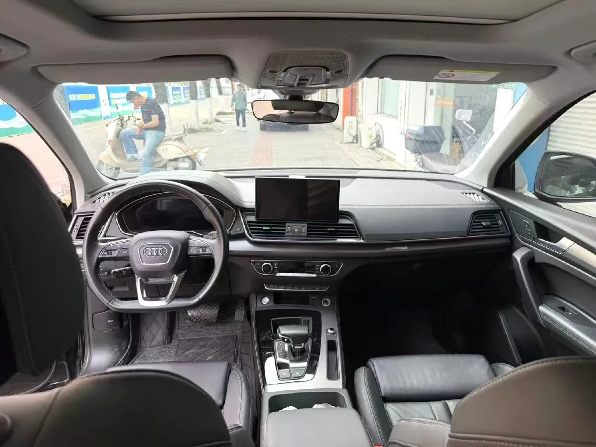 2022 Audi Q5L 2.0T 190HP L4 7DCT,autocango,china used car exporter,china ev exporter,chinese used car exporter,chinese used ev exporter