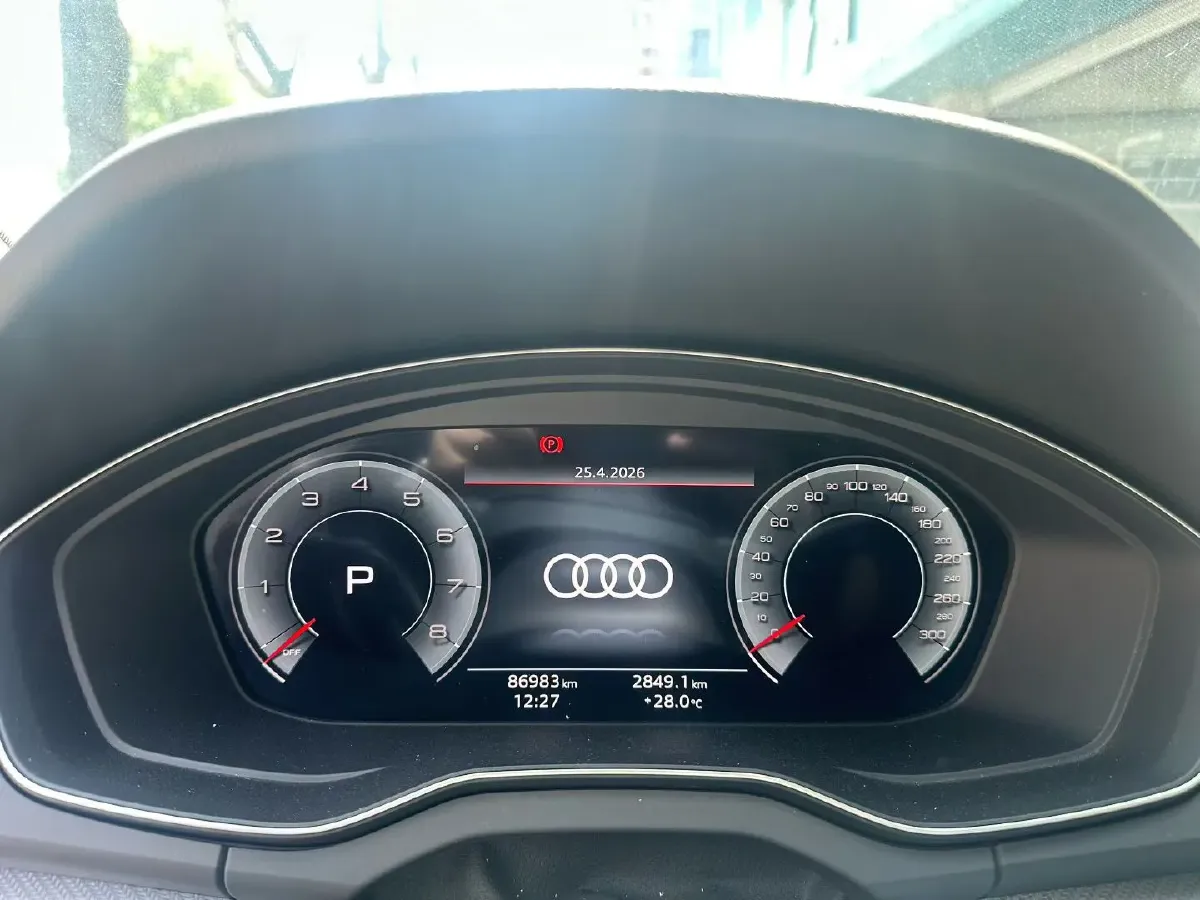 2022 Audi Q5L 2.0T 190HP L4 7DCT,autocango,china used car exporter,china ev exporter,chinese used car exporter,chinese used ev exporter