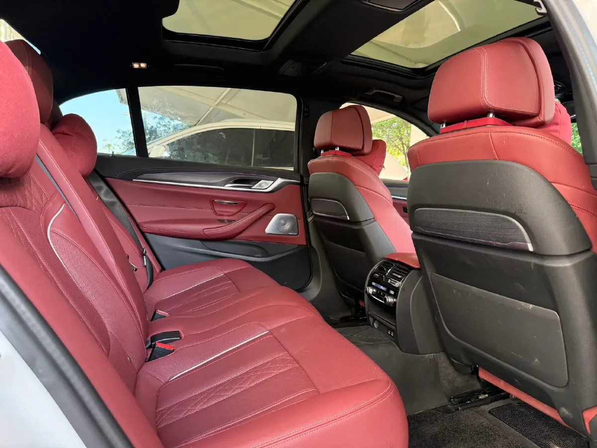 2022 BMW 5 Series 2.0T 252HP L4 8AT,autocango,china used car exporter,china ev exporter,chinese used car exporter,chinese used ev exporter