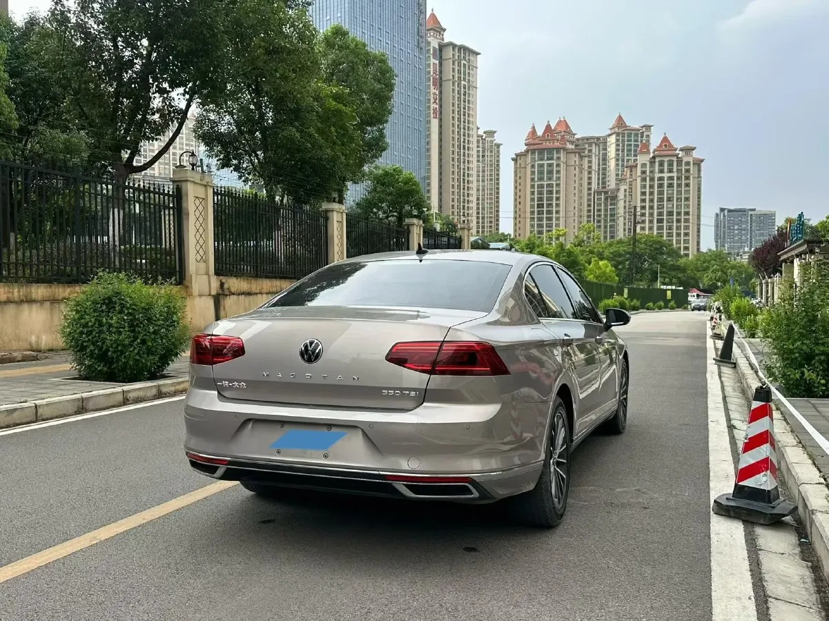2020 Volkswagen Magotan 2.0T 186HP L4 7DCT,autocango,china used car exporter,china ev exporter,chinese used car exporter,chinese used ev exporter