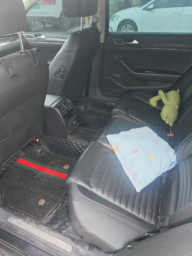 2019 Volkswagen Magotan 2.0T 186HP L4 7DCT,autocango,china used car exporter,china ev exporter,chinese used car exporter,chinese used ev exporter