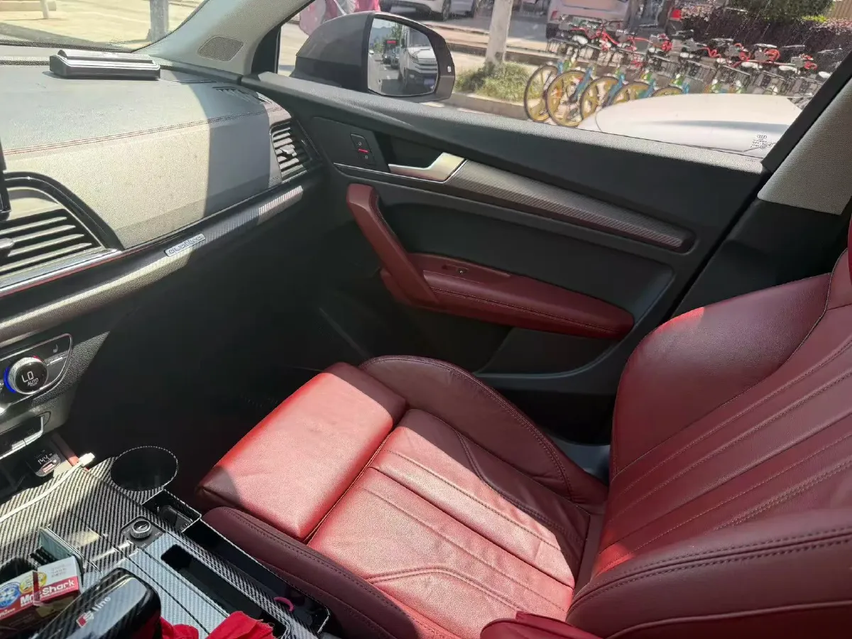 2021 Audi Q5L 2.0T 190HP L4 7DCT,autocango,china used car exporter,china ev exporter,chinese used car exporter,chinese used ev exporter