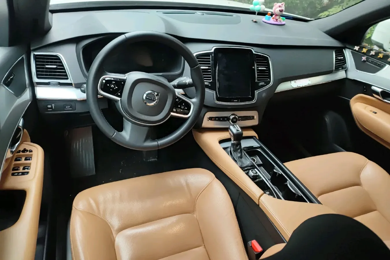 2018 Volvo XC90 2.0T 254HP L4 8AT,autocango,china used car exporter,china ev exporter,chinese used car exporter,chinese used ev exporter