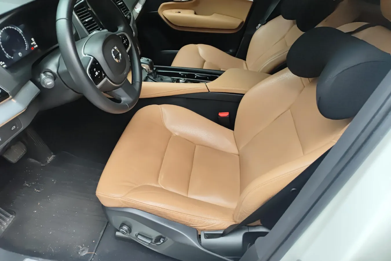 2018 Volvo XC90 2.0T 254HP L4 8AT,autocango,china used car exporter,china ev exporter,chinese used car exporter,chinese used ev exporter