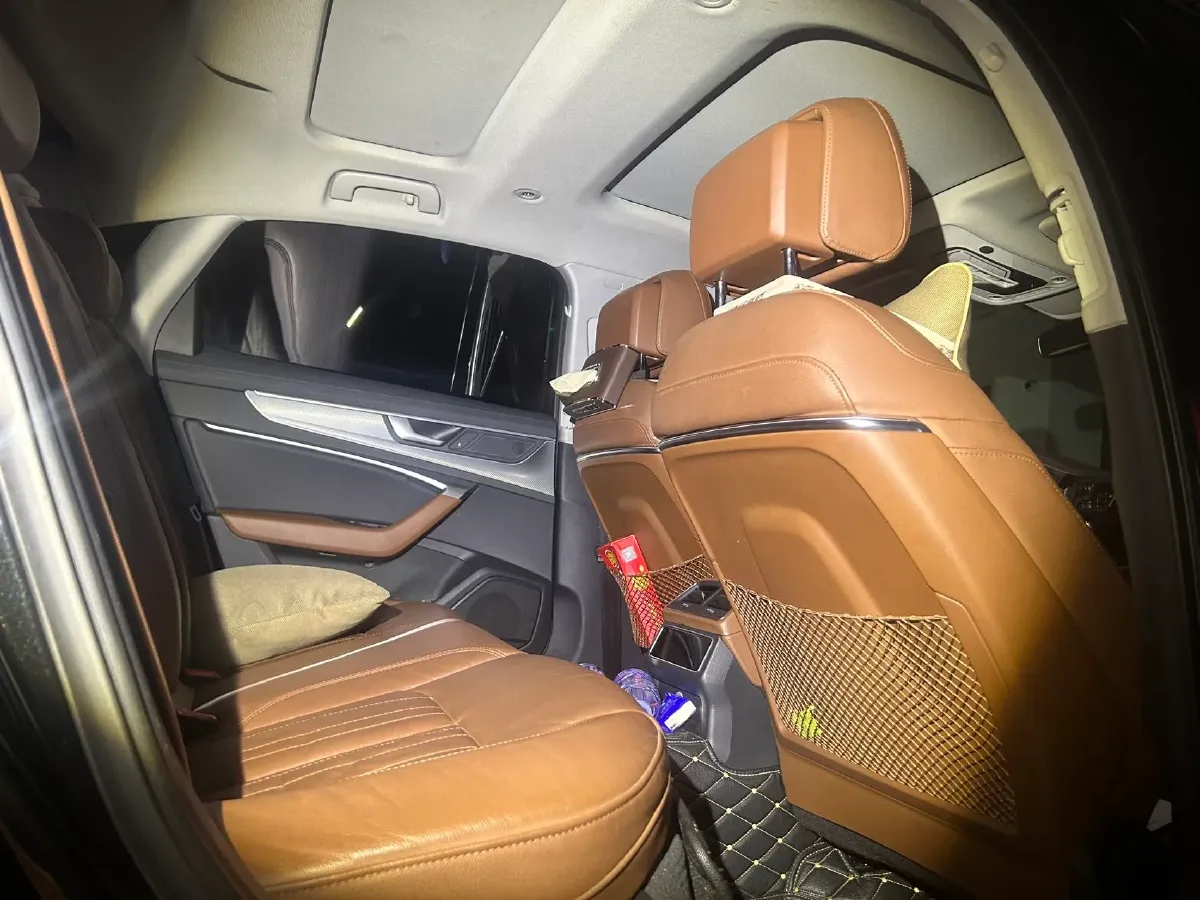 2019 Mercedes-Benz GLC Class 2.0T 245HP L4 9AT,autocango,china used car exporter,china ev exporter,chinese used car exporter,chinese used ev exporter