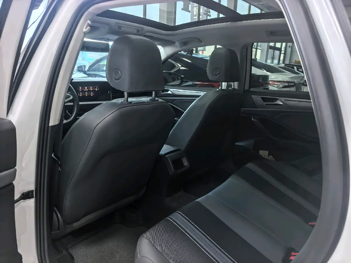 2025 Volkswagen Sagitar 1.5T 160HP L4 7DCT,autocango,china used car exporter,china ev exporter,chinese used car exporter,chinese used ev exporter