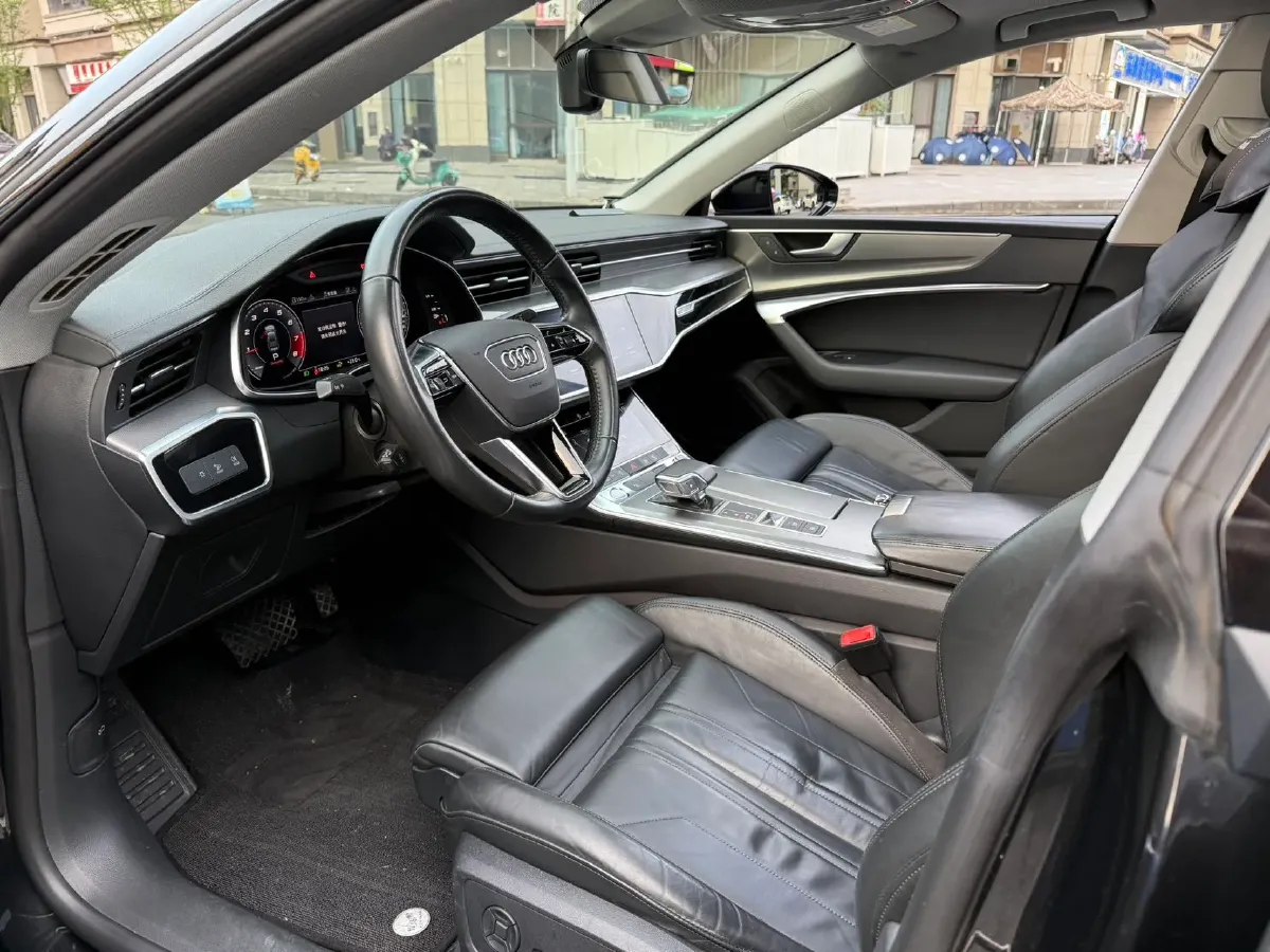 2021 Audi A7 2.0T 245HP L4 7DCT,autocango,china used car exporter,china ev exporter,chinese used car exporter,chinese used ev exporter