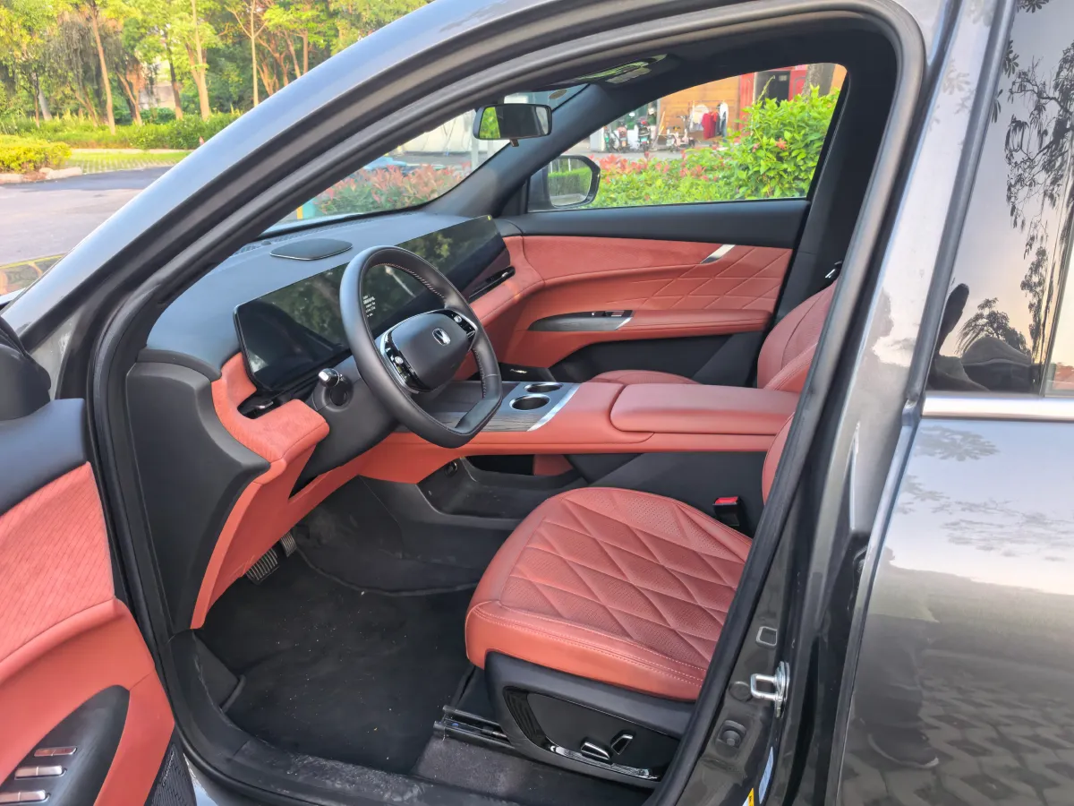 2025 ChangAn CS75 Plus 2.0T 233HP L4 8AT,autocango,china used car exporter,china ev exporter,chinese used car exporter,chinese used ev exporter