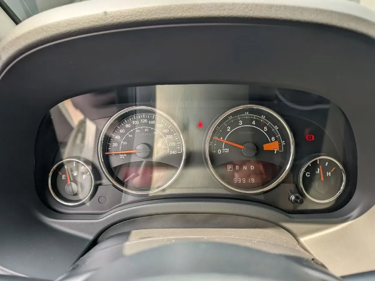 2014 Jeep Compass 2.4L 170HP L4 6AT,autocango,china used car exporter,china ev exporter,chinese used car exporter,chinese used ev exporter