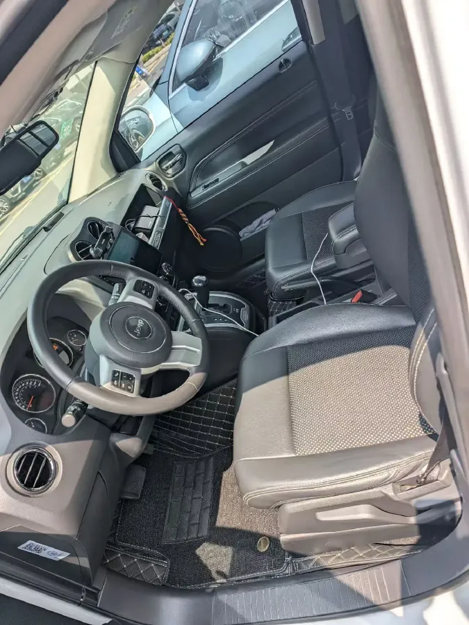 2014 Jeep Compass 2.4L 170HP L4 6AT,autocango,china used car exporter,china ev exporter,chinese used car exporter,chinese used ev exporter