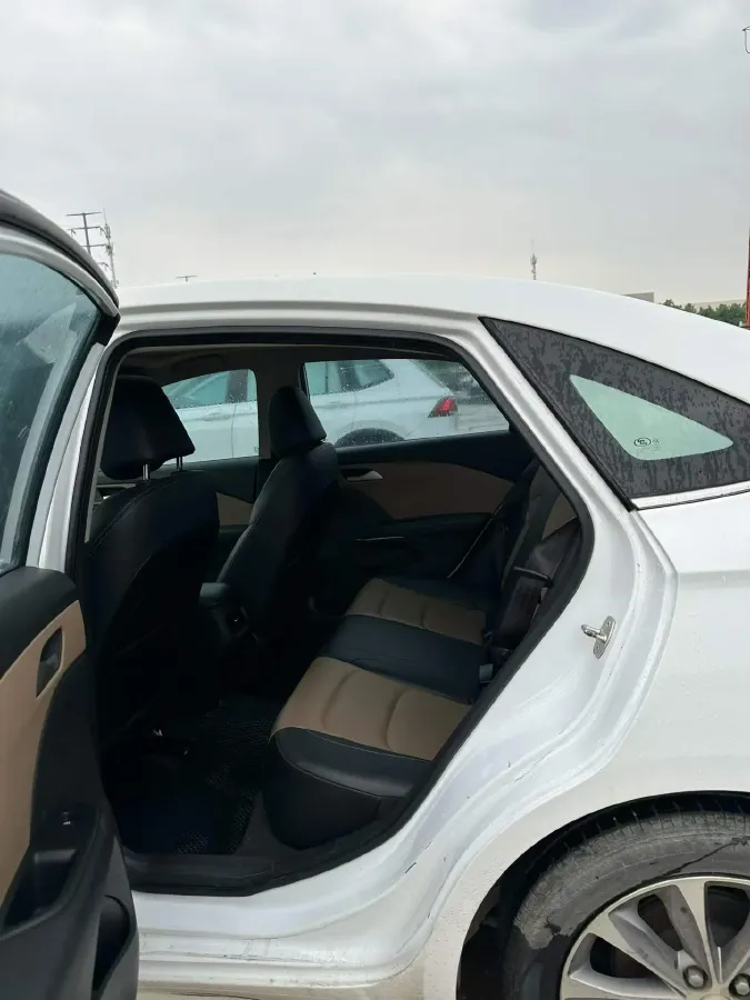 2022 Chevrolet Monza 1.5L 113HP L4 6AT,autocango,china used car exporter,china ev exporter,chinese used car exporter,chinese used ev exporter