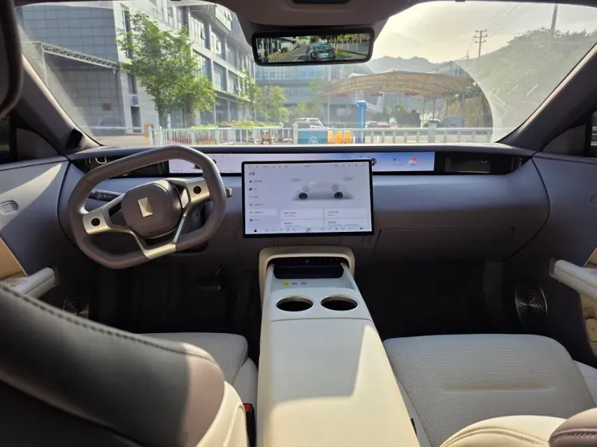 2025 Avatr 06 REEV 156HP REEV,autocango,china used car exporter,china ev exporter,chinese used car exporter,chinese used ev exporter