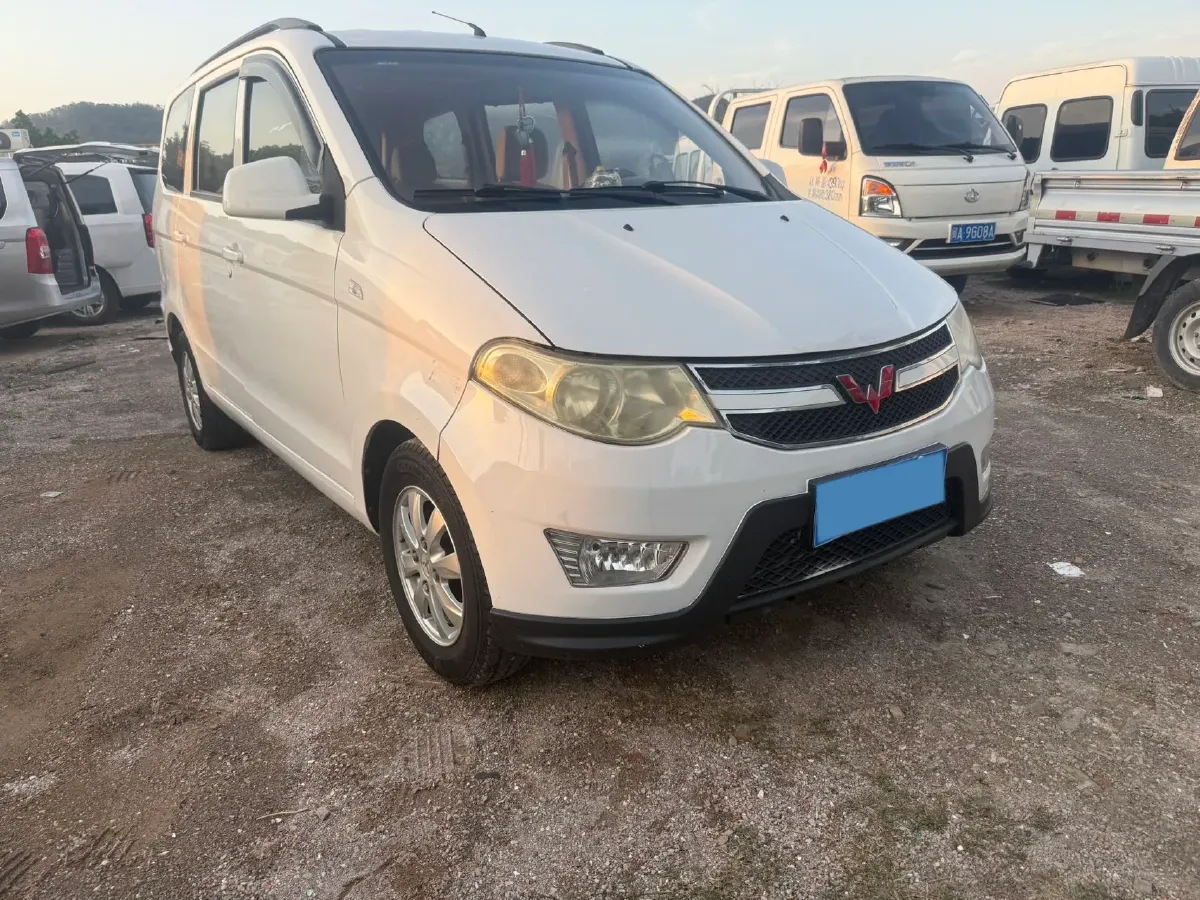 2016 WuLing HongGuang 1.5L 112HP L4 5MT,autocango,china used car exporter,china ev exporter,chinese used car exporter,chinese used ev exporter