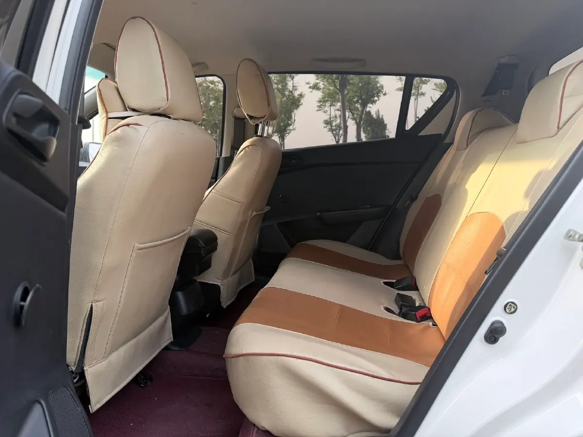 2020 BaoJun 310 1.2L 80HP L4 5MT,autocango,china used car exporter,china ev exporter,chinese used car exporter,chinese used ev exporter