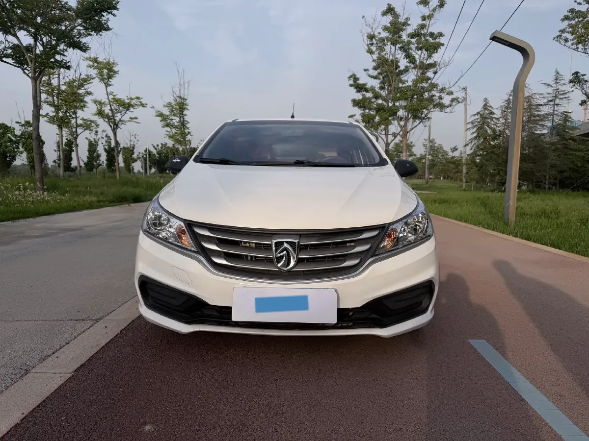 2020 BaoJun 310 1.2L 80HP L4 5MT,autocango,china used car exporter,china ev exporter,chinese used car exporter,chinese used ev exporter